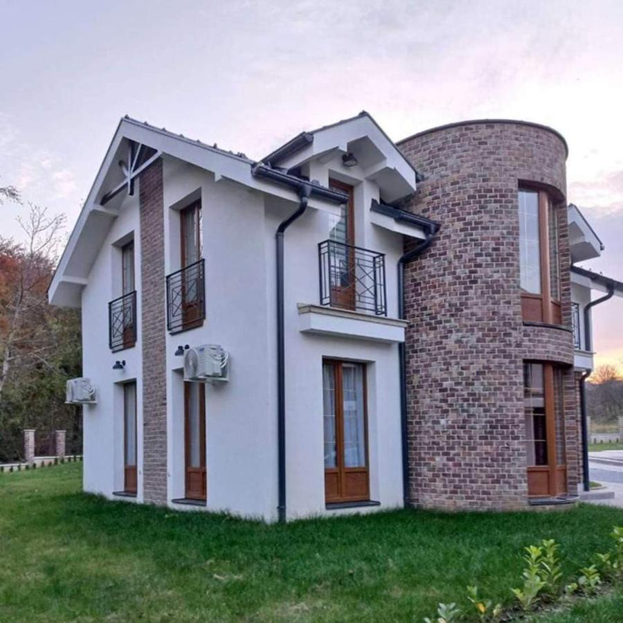Crown House Vrnjačka Banja Exterior foto