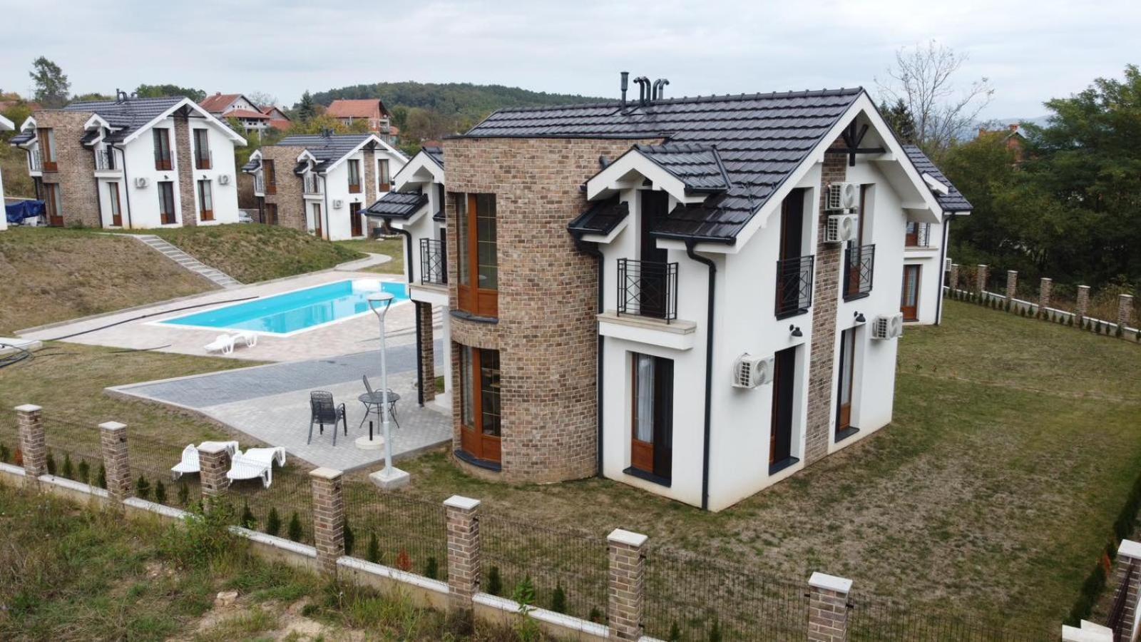 Crown House Vrnjačka Banja Exterior foto